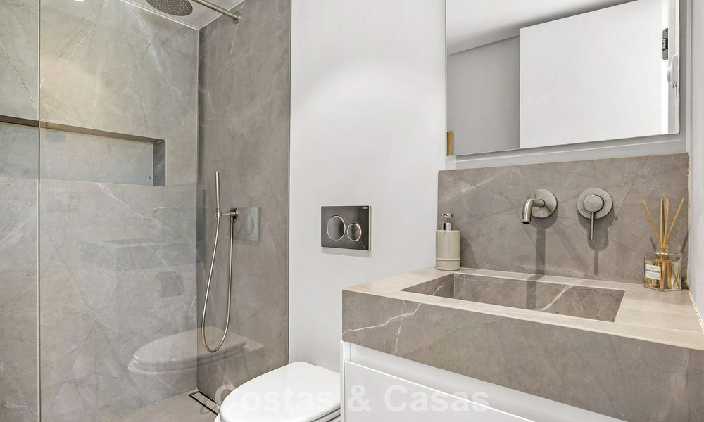 Villa modernizada de estilo mediterráneo contemporáneo en venta en el Valle del Golf de Nueva Andalucía, Marbella 808005