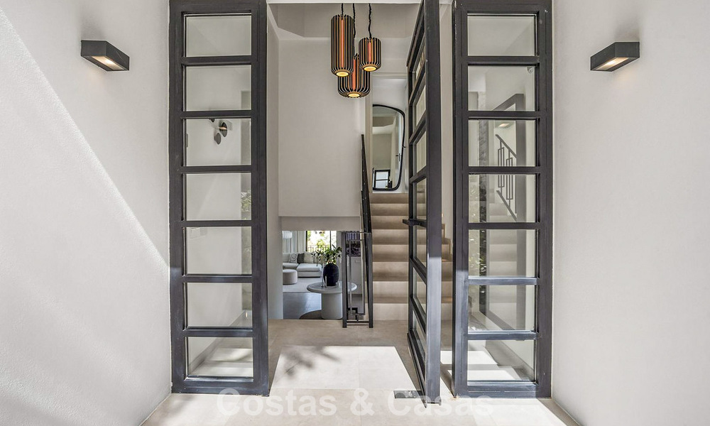 Villa modernizada de estilo mediterráneo contemporáneo en venta en el Valle del Golf de Nueva Andalucía, Marbella 808016