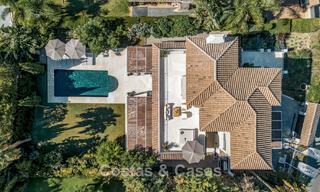 Villa mediterránea de lujo con interiores de inspiración francesa en venta en el corazón de Nueva Andalucía, Marbella 808020 