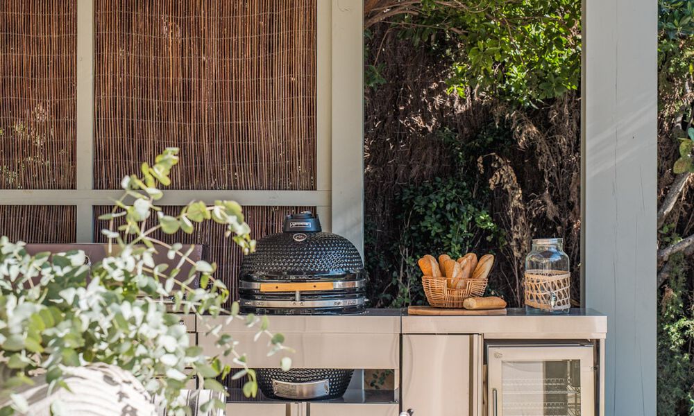 Villa mediterránea de lujo con interiores de inspiración francesa en venta en el corazón de Nueva Andalucía, Marbella 808021