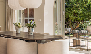 Villa mediterránea de lujo con interiores de inspiración francesa en venta en el corazón de Nueva Andalucía, Marbella 808024 