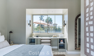 Villa mediterránea de lujo con interiores de inspiración francesa en venta en el corazón de Nueva Andalucía, Marbella 808050 