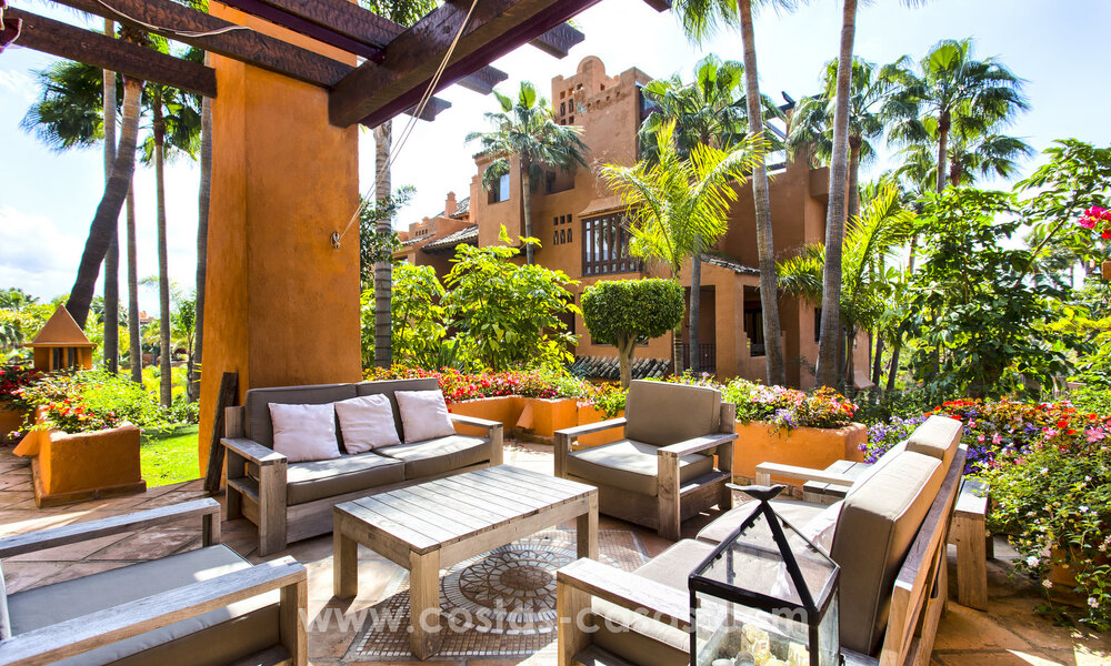 Apartamentos en venta en La Alzambra, a poca distancia a pie de Puerto Banús, en Nueva Andalucía, Marbella 807707