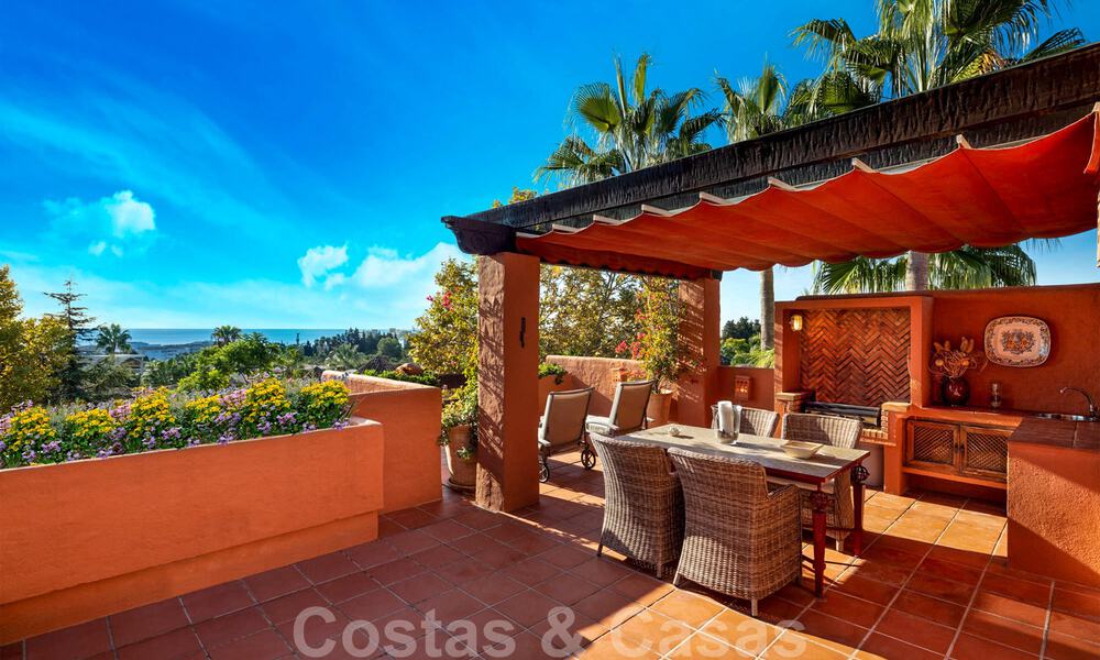 Apartamentos en venta en La Alzambra, a poca distancia a pie de Puerto Banús, en Nueva Andalucía, Marbella 807711