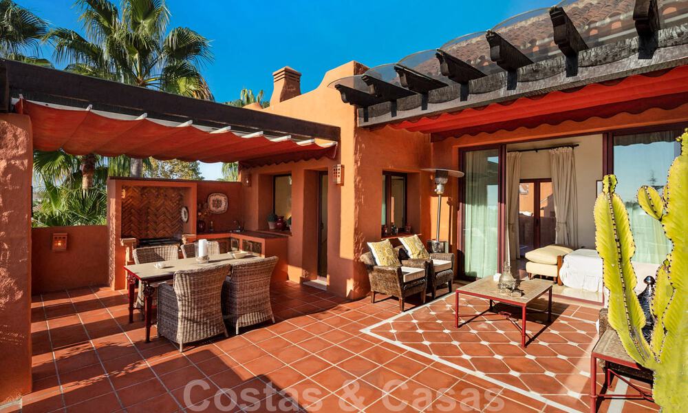 Apartamentos en venta en La Alzambra, a poca distancia a pie de Puerto Banús, en Nueva Andalucía, Marbella 807712