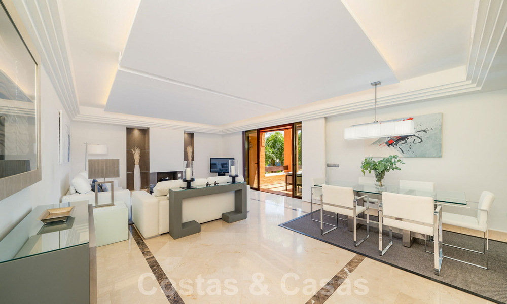 Apartamentos en venta en La Alzambra, a poca distancia a pie de Puerto Banús, en Nueva Andalucía, Marbella 807720