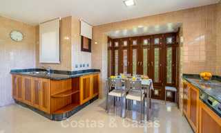 Apartamentos en venta en La Alzambra, a poca distancia a pie de Puerto Banús, en Nueva Andalucía, Marbella 807721 
