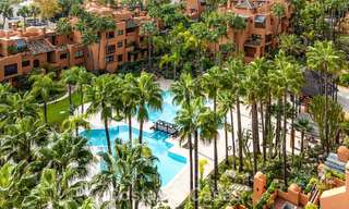 Apartamentos en venta en La Alzambra, a poca distancia a pie de Puerto Banús, en Nueva Andalucía, Marbella 807726 