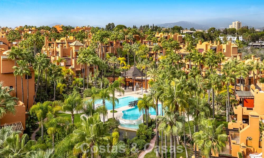 Apartamentos en venta en La Alzambra, a poca distancia a pie de Puerto Banús, en Nueva Andalucía, Marbella 807727