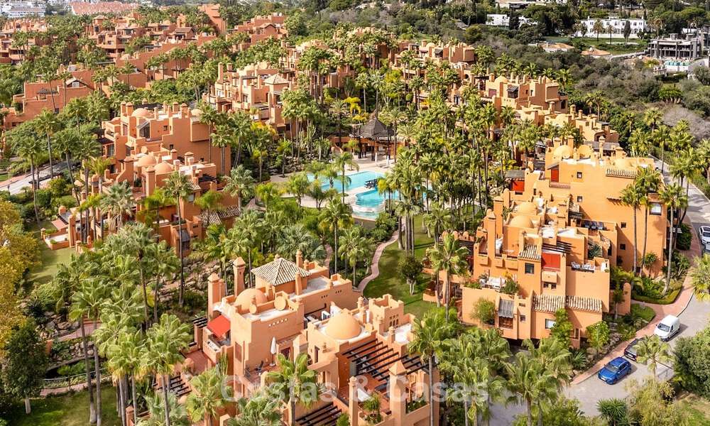 Apartamentos en venta en La Alzambra, a poca distancia a pie de Puerto Banús, en Nueva Andalucía, Marbella 807728