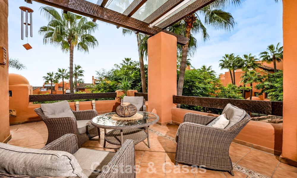 Apartamentos en venta en La Alzambra, a poca distancia a pie de Puerto Banús, en Nueva Andalucía, Marbella 807736