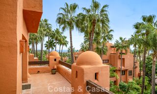Apartamentos en venta en La Alzambra, a poca distancia a pie de Puerto Banús, en Nueva Andalucía, Marbella 807737 