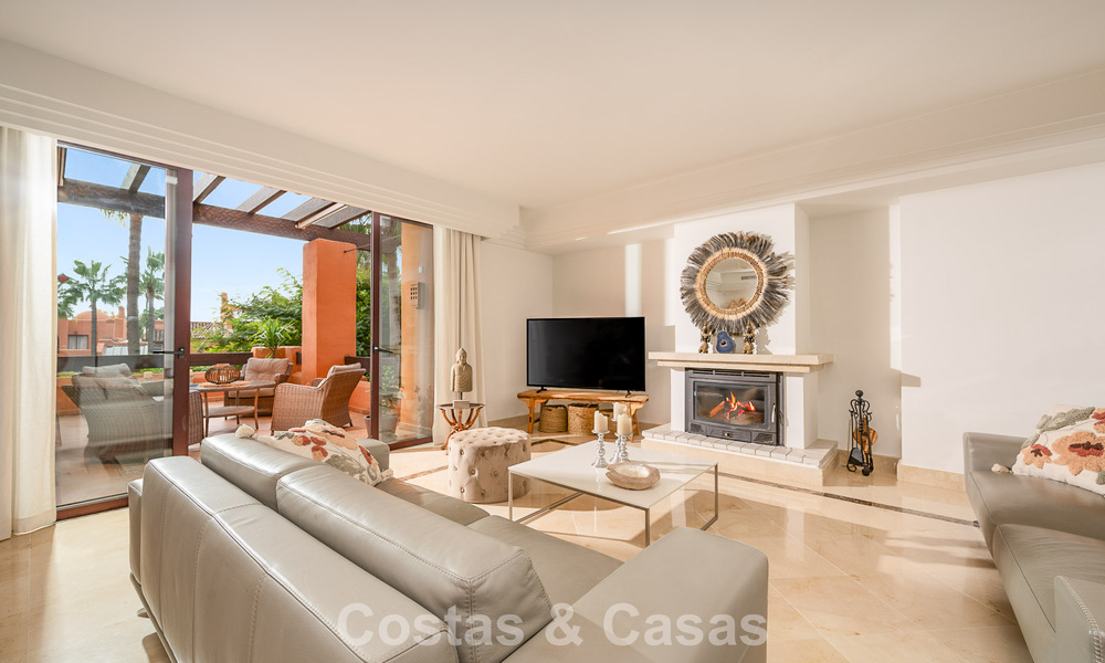 Apartamentos en venta en La Alzambra, a poca distancia a pie de Puerto Banús, en Nueva Andalucía, Marbella 807738