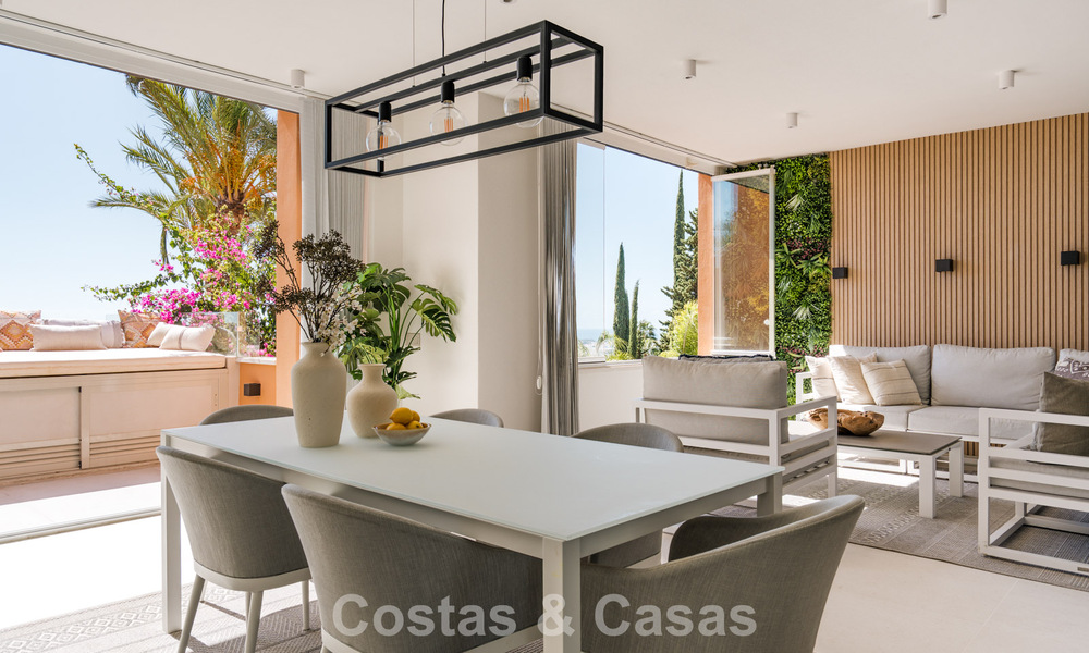 Ático dúplex de lujo con vistas panorámicas en venta en el valle del golf de Nueva Andalucía, Marbella 808061