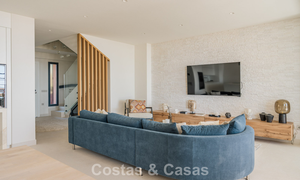 Ático dúplex de lujo con vistas panorámicas en venta en el valle del golf de Nueva Andalucía, Marbella 808065