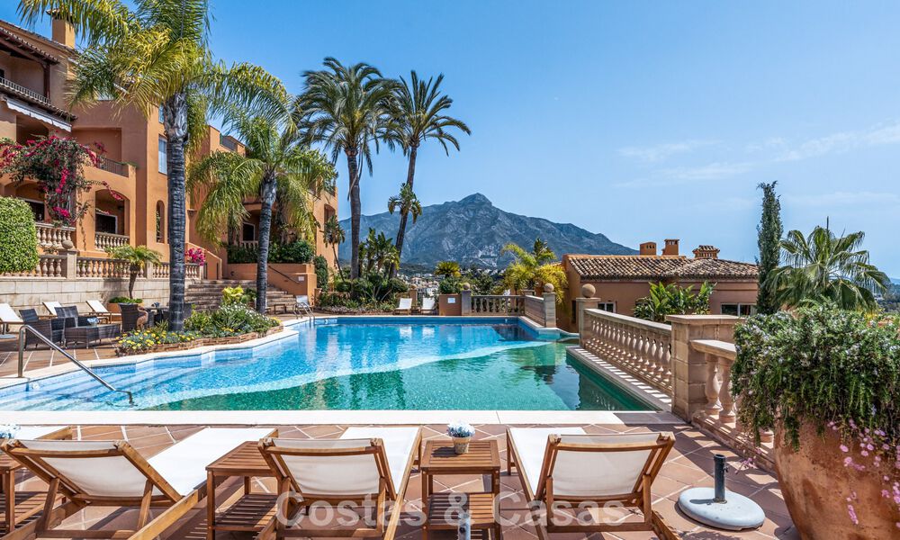 Ático dúplex de lujo con vistas panorámicas en venta en el valle del golf de Nueva Andalucía, Marbella 808067