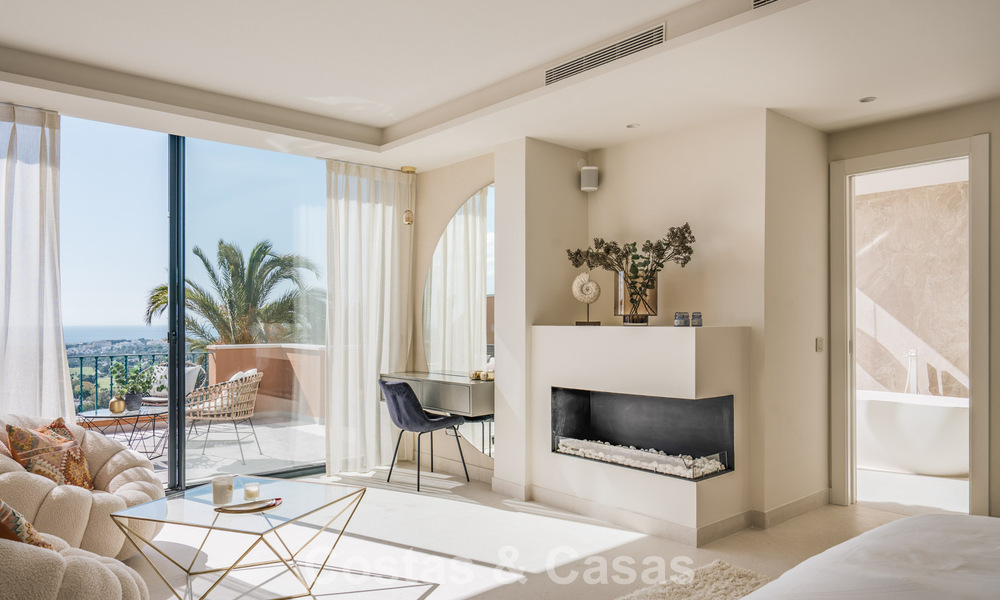 Ático dúplex de lujo con vistas panorámicas en venta en el valle del golf de Nueva Andalucía, Marbella 808076