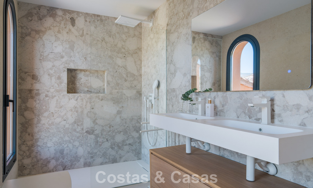 Ático dúplex de lujo con vistas panorámicas en venta en el valle del golf de Nueva Andalucía, Marbella 808091