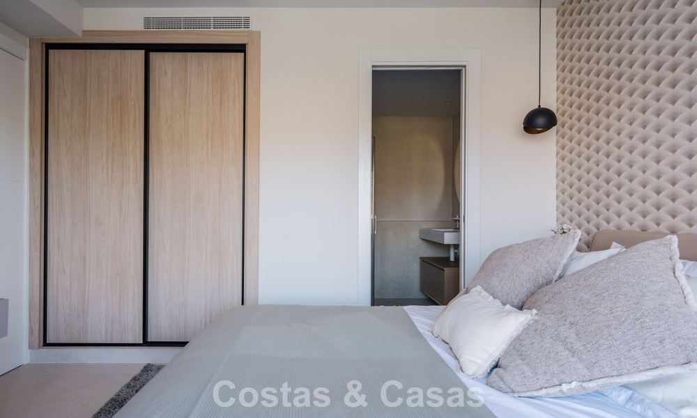 Ático dúplex de lujo con vistas panorámicas en venta en el valle del golf de Nueva Andalucía, Marbella 808094