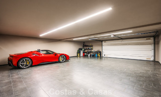 Villa de lujo contemporánea con diseño minimalista en venta en Nueva Andalucía, Marbella 808099 