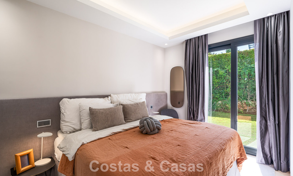 Villa de lujo contemporánea con diseño minimalista en venta en Nueva Andalucía, Marbella 808102