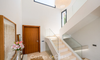 Villa de lujo contemporánea con diseño minimalista en venta en Nueva Andalucía, Marbella 808105 