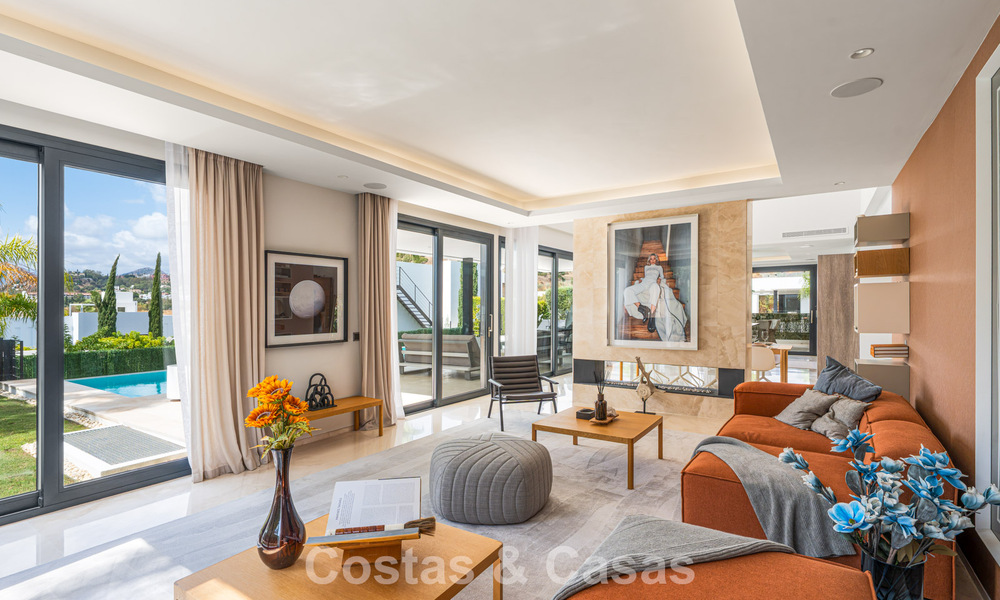 Villa de lujo contemporánea con diseño minimalista en venta en Nueva Andalucía, Marbella 808107