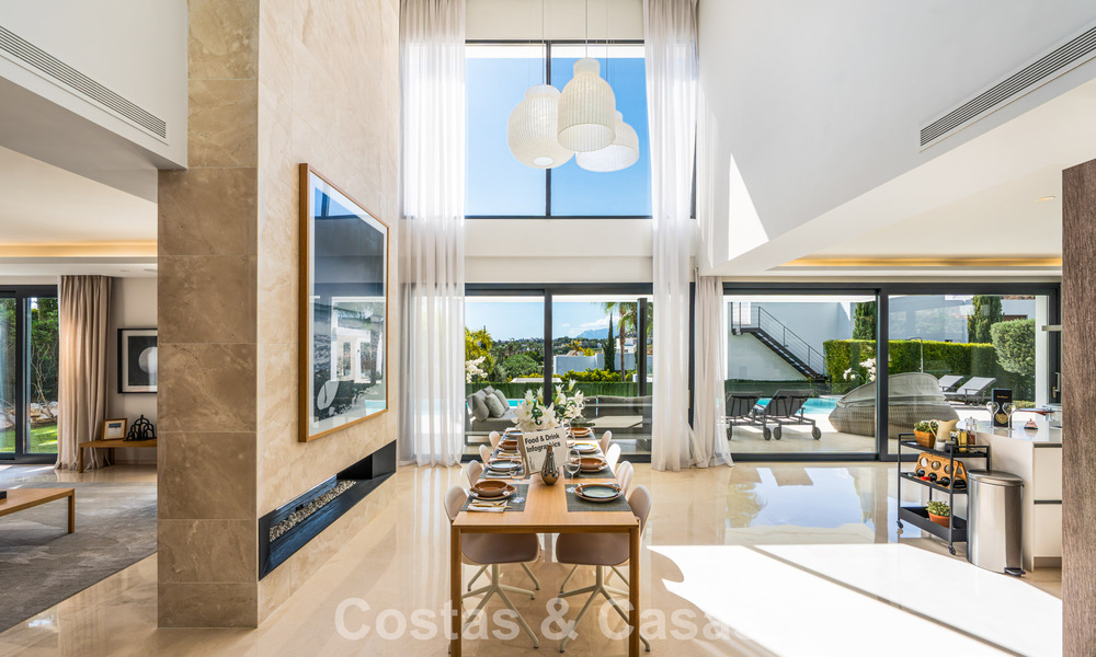 Villa de lujo contemporánea con diseño minimalista en venta en Nueva Andalucía, Marbella 808116