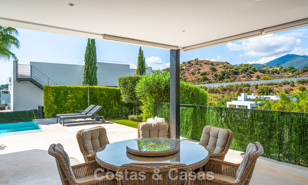 Villa de lujo contemporánea con diseño minimalista en venta en Nueva Andalucía, Marbella 808120