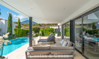 Villa de lujo contemporánea con diseño minimalista en venta en Nueva Andalucía, Marbella 808121 