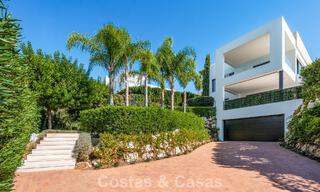 Villa de lujo contemporánea con diseño minimalista en venta en Nueva Andalucía, Marbella 808124 
