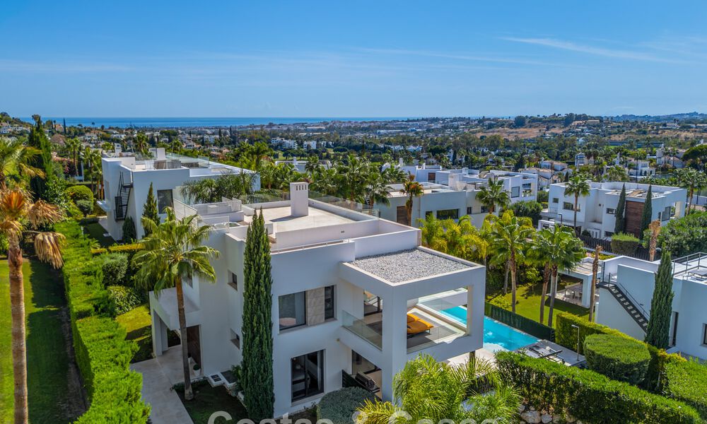 Villa de lujo contemporánea con diseño minimalista en venta en Nueva Andalucía, Marbella 808127