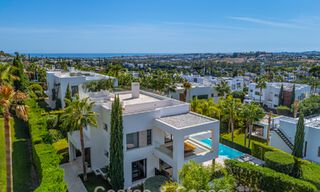 Villa de lujo contemporánea con diseño minimalista en venta en Nueva Andalucía, Marbella 808127 