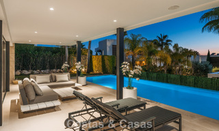 Villa de lujo contemporánea con diseño minimalista en venta en Nueva Andalucía, Marbella 808129 