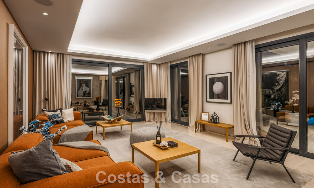 Villa de lujo contemporánea con diseño minimalista en venta en Nueva Andalucía, Marbella 808131