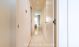 Apartamento moderno en venta con piscina y vistas al mar en un exclusivo complejo en Nueva Andalucía, Marbella 808135 