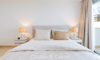 Apartamento moderno en venta con piscina y vistas al mar en un exclusivo complejo en Nueva Andalucía, Marbella 808137 