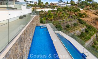 Apartamento moderno en venta con piscina y vistas al mar en un exclusivo complejo en Nueva Andalucía, Marbella 808139 