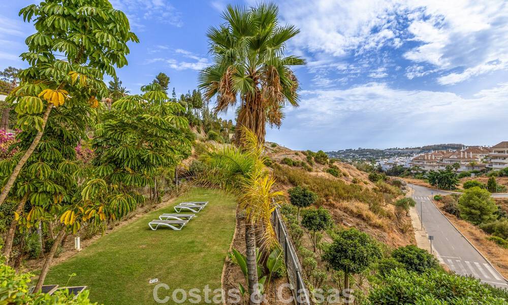 Apartamento moderno en venta con piscina y vistas al mar en un exclusivo complejo en Nueva Andalucía, Marbella 808140