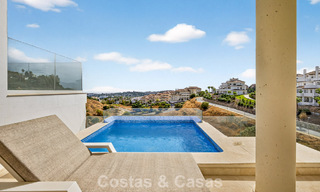 Apartamento moderno en venta con piscina y vistas al mar en un exclusivo complejo en Nueva Andalucía, Marbella 808144 