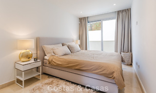Apartamento moderno en venta con piscina y vistas al mar en un exclusivo complejo en Nueva Andalucía, Marbella 808150 