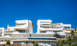 Apartamento moderno en venta con piscina y vistas al mar en un exclusivo complejo en Nueva Andalucía, Marbella 808162 