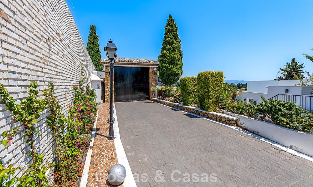 Encantadora casa adosada en venta en una urbanización cerrada, a un paso de Puerto Banús, Marbella 808536