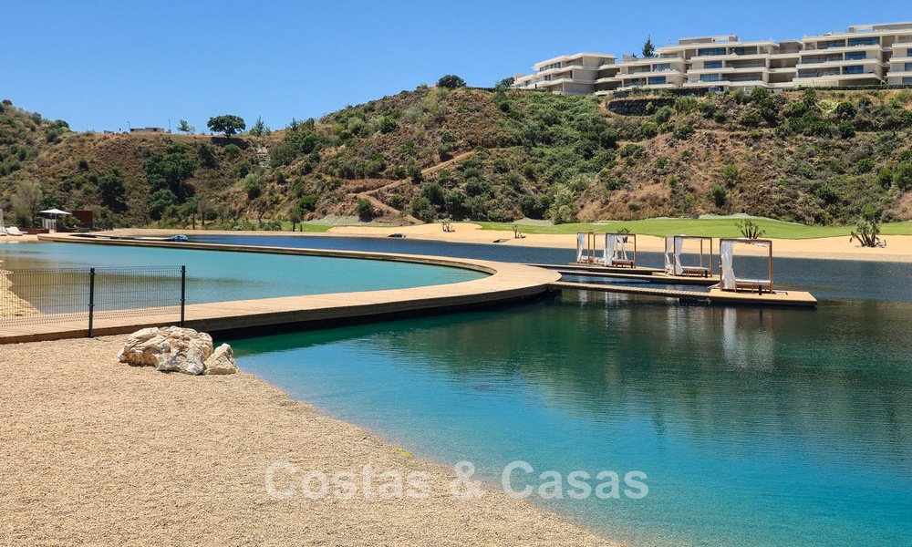 Apartamentos de lujo contemporáneos en venta en un resort de golf en las colinas de Marbella - Benahavís 808671