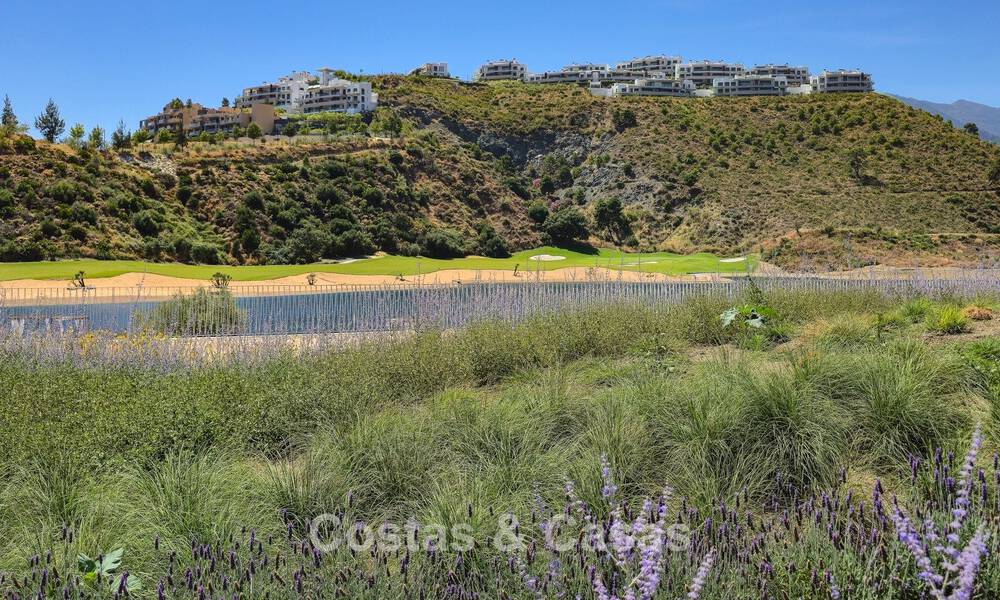 Apartamentos de lujo contemporáneos en venta en el prestigioso resort de La Quinta, Marbella - Benahavís 808686