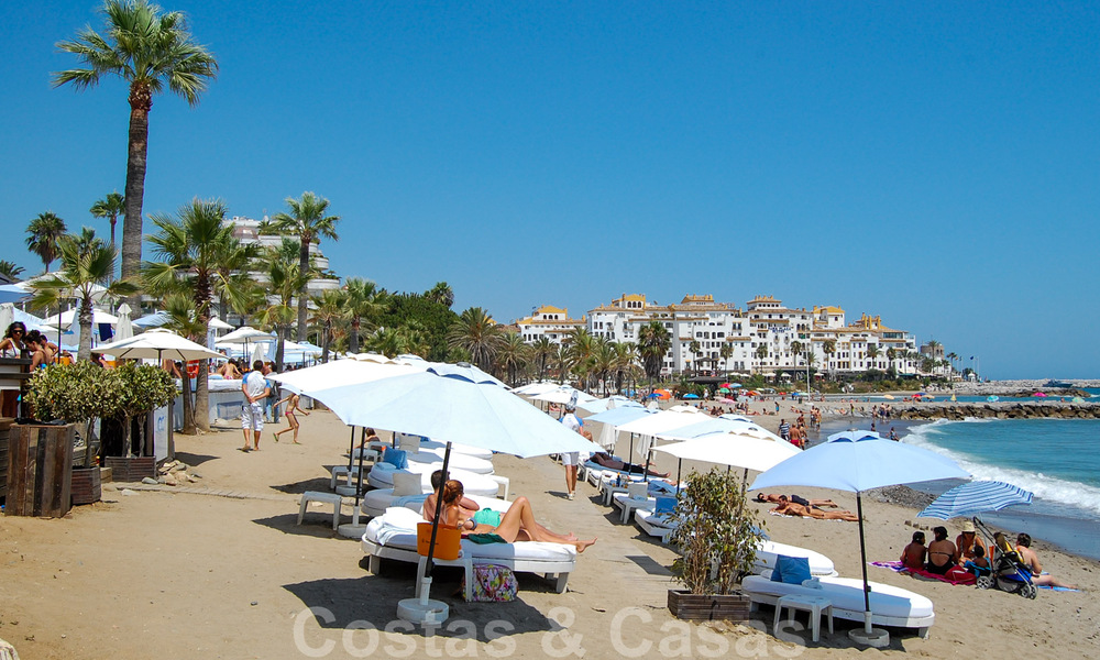 Apartamentos situado en hotel en primera línea de playa en Puerto Banús - Marbella 32057