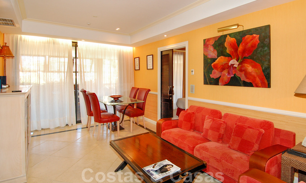 Apartamentos situado en hotel en primera línea de playa en Puerto Banús - Marbella 32065
