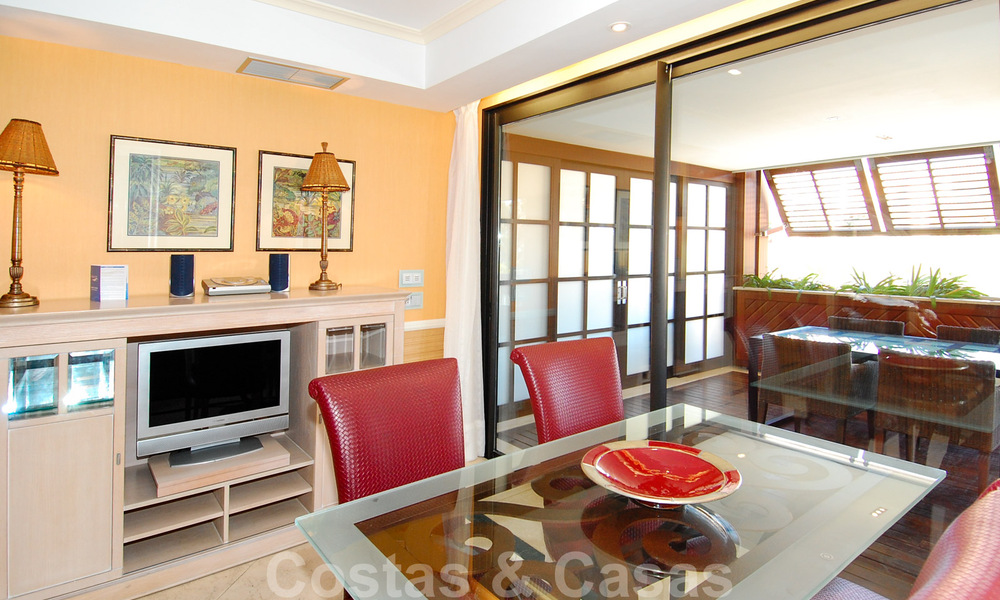 Apartamentos situado en hotel en primera línea de playa en Puerto Banús - Marbella 32072