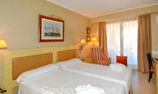 Apartamentos situado en hotel en primera línea de playa en Puerto Banús - Marbella 32076 