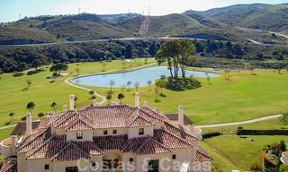 Apartamentos de lujo en primera línea de golf para comprar en la zona de Marbella - Benahavis 23832 